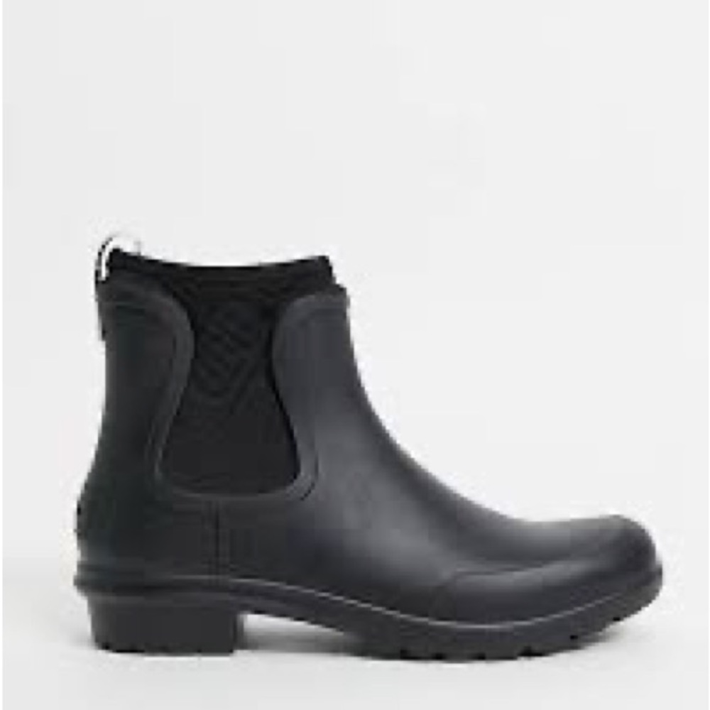 NEW UGG CHEVONNE